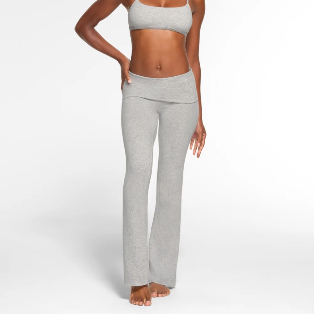 SKIMS COTTON JERSEY FOLDOVER PANTS IN LIGHT HEATHER GREY